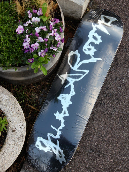GUESTROOM (Logo) Deck