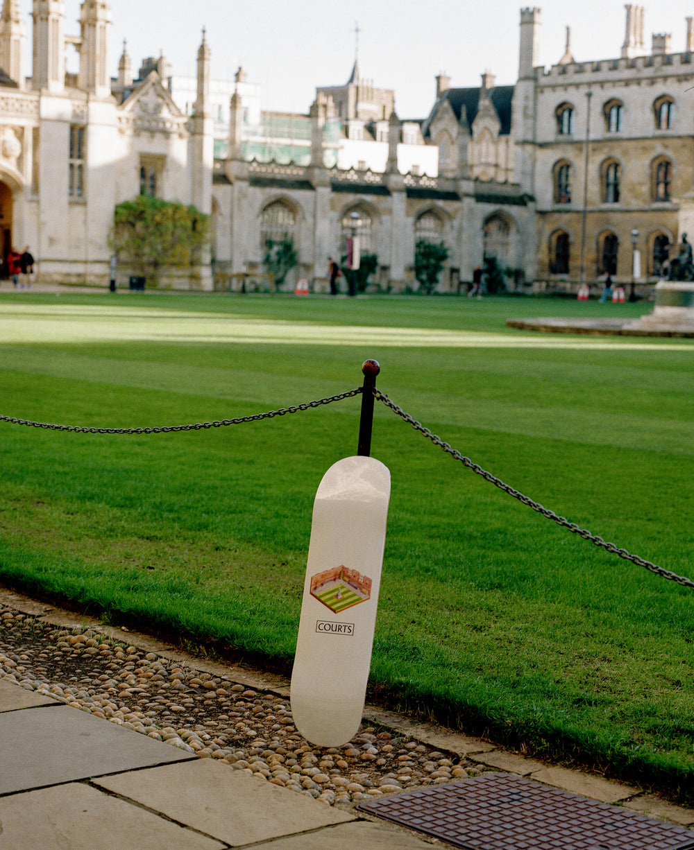 COURTS Courtyard Deck